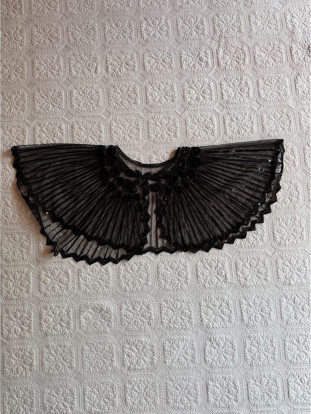Vintage sequence and beaded Black Sheer Sequin Embellished Capelet Collar